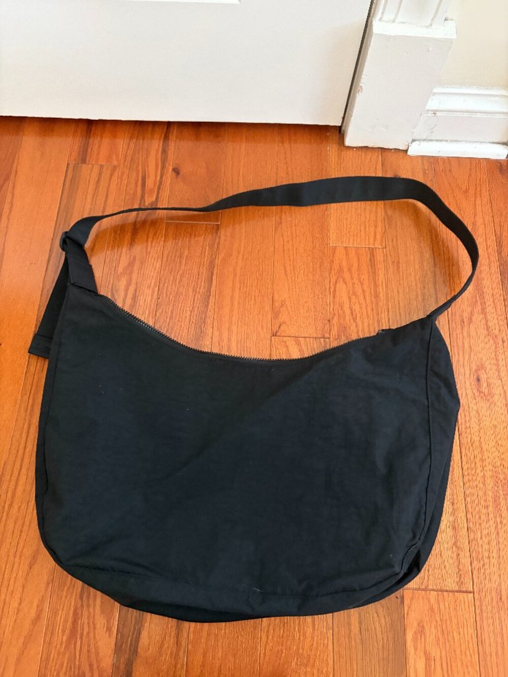 Large Nylon Crescent Bag - Picture 1 of 3